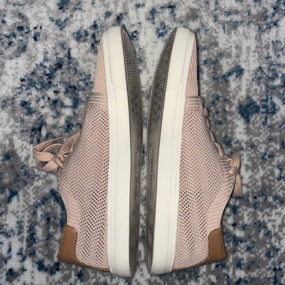 Like New: Lucky Brand Luika Woven Sneaker - Picture 2 of 6